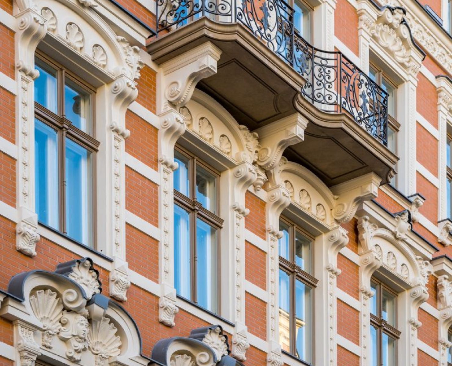 Najdroższe adresy w Polsce A.D. 2019:  rekord wszechczasów w warszawskiej kamienicy i zawrotna cena działki w Gdańsku